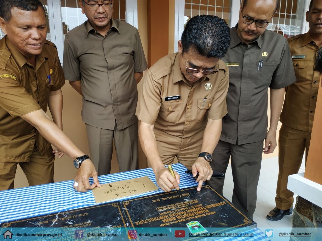 Dachada bir dostimizni sikdik. Dachada bir dostimizni sikdik.